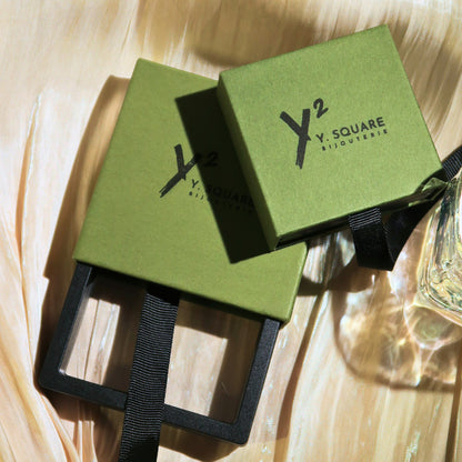 < Gift Box >