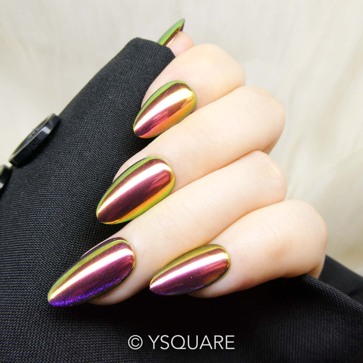 < Chrome Glow >