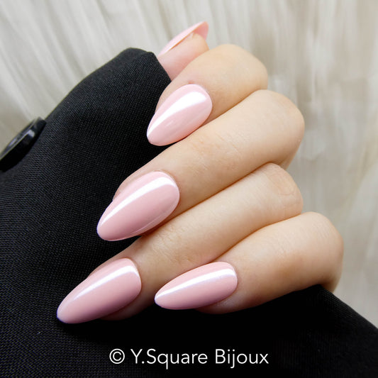 < Rosé Nacré >