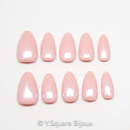 < Rosé Nacré >