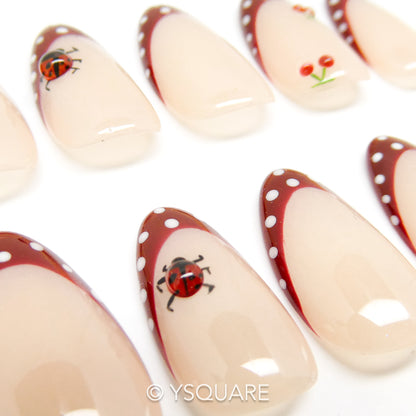 <Coccinelle > Y.Square Faux Ongles Fait Main Réutilisables
