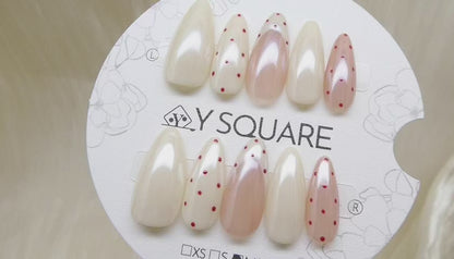 < Cream Cherry >